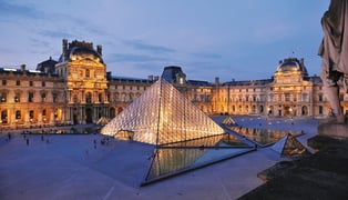 MusР’e du louvre, napoleon courtyard and pyramid